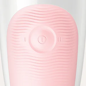 Braun product showing the power button and speed settings.