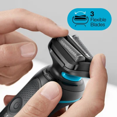 3 flexible blades.