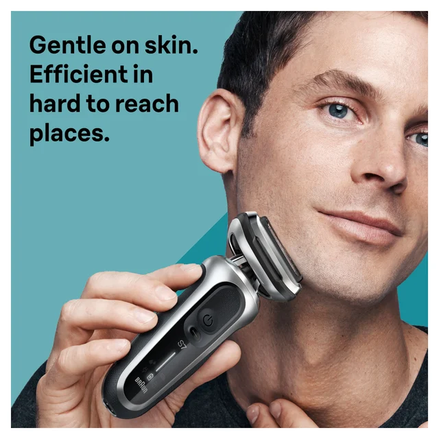 Braun shaver head featuring 3 flex blades and 360-degree flex technology for adapting to contours.